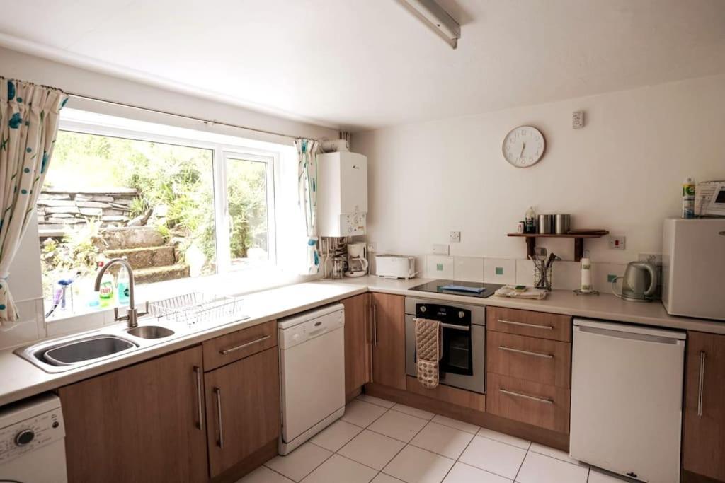 Welsh Holiday Home Sleeps 5 Close To Beaches & Mountains Nantlle Exterior photo