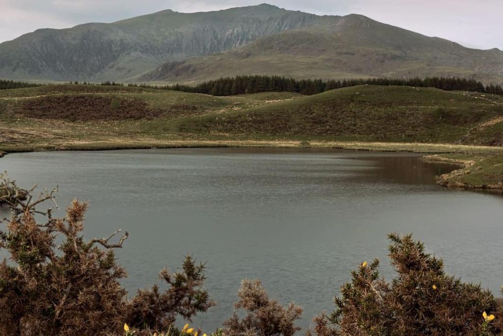 Welsh Holiday Home Sleeps 5 Close To Beaches & Mountains Nantlle Exterior photo